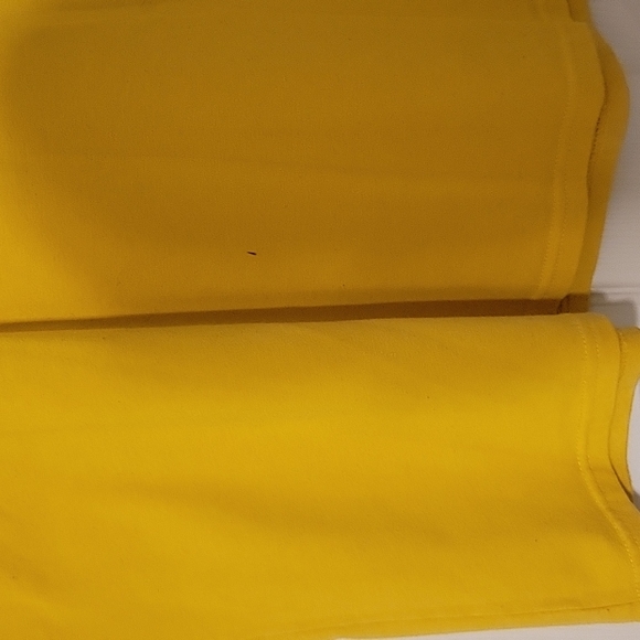 Bee Kind Tee - Picture 3 of 4